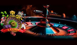 Layar pertengahan permainan Texas Hold'em Bonus menunjukkan three community cards dan opsi taruhan current